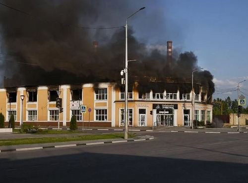 "СВО" йде "за планом": мешканців Бєлгородщини попередили, що пожежники не приїдуть, і роздають вогнегасники